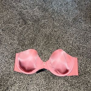 Victoria’s Secret strapless bra